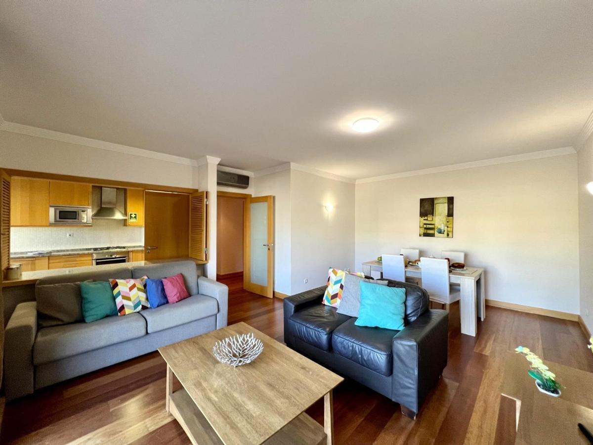 Appartamento Albufeira Modern 4 With Pool By Homing Esterno foto