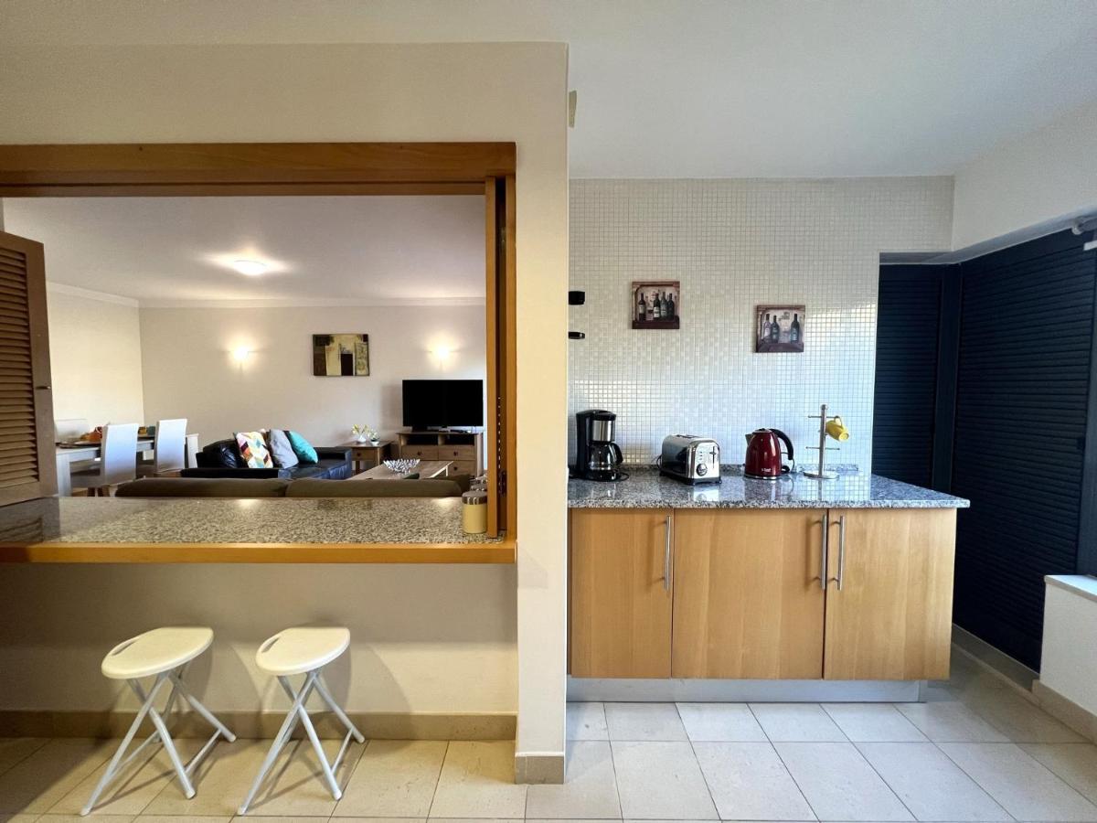 Appartamento Albufeira Modern 4 With Pool By Homing Esterno foto