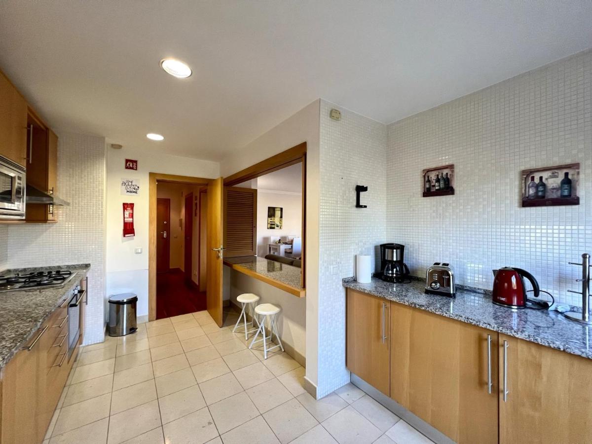 Appartamento Albufeira Modern 4 With Pool By Homing Esterno foto